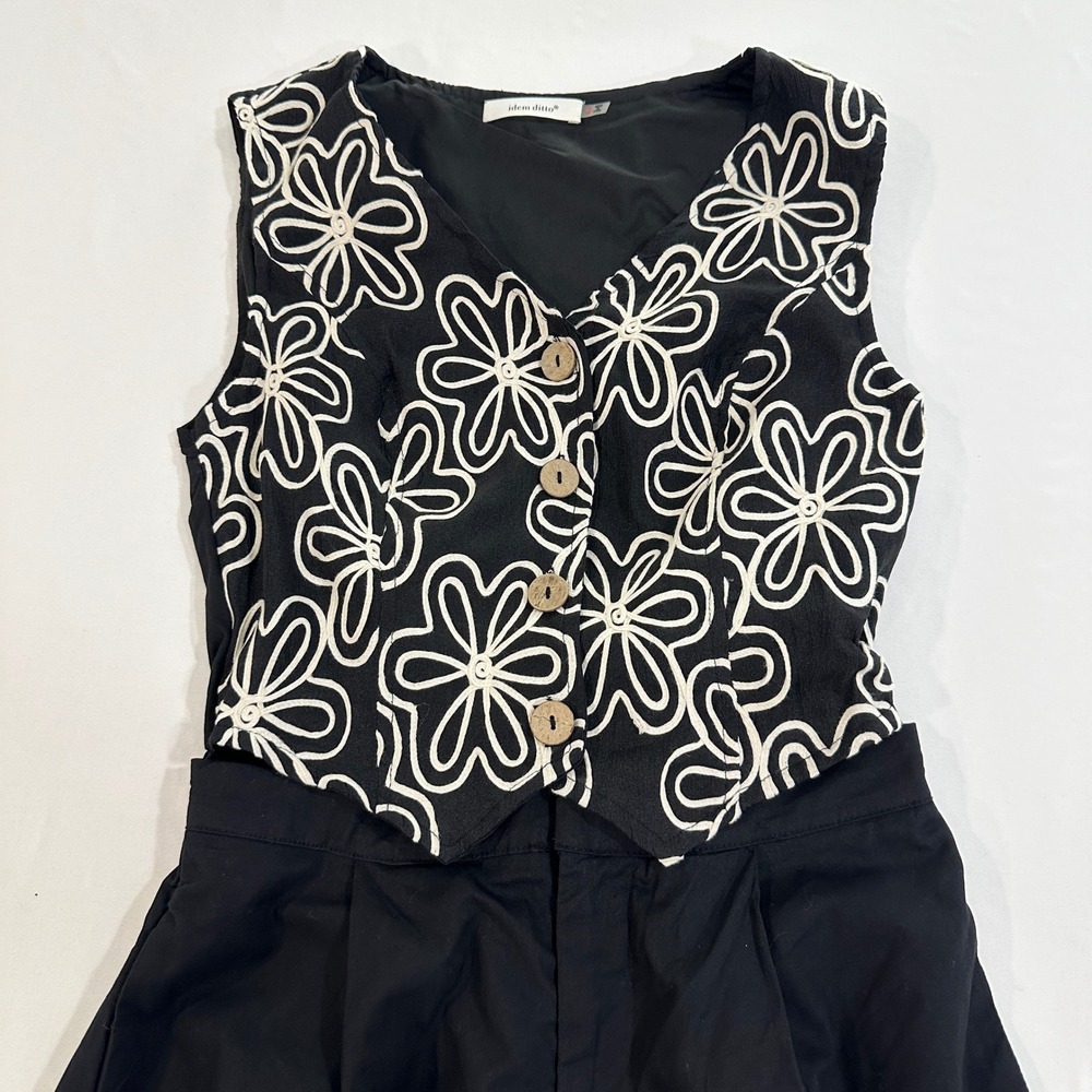 Idem Ditto Romper Womens Medium Black Floral Embroidered Vest Shorts Whimsigoth